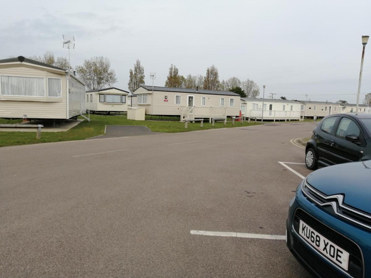 617 Seawick Hotel Jaywick Sands Exterior photo